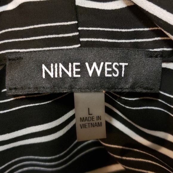 ⚘ 2 for $12 ⚘ Striped VNeck Blouse - Picture 6 of 8